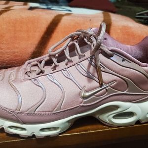 Nike air max plus. Womens 10